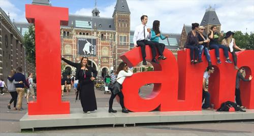 В Амстердаме предлагают избавиться от модной фразы