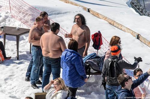 В новогодние каникулы россияне гораздо усерднее «налегли» на горнолыжку