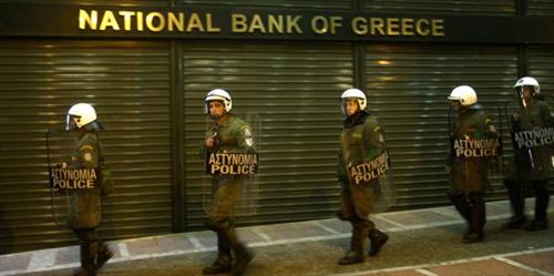 В Греции опустошают банкоматы