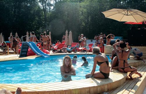 Для отдыхающих у дома - в парке «Сокольники» оборудовали бассейн с подогревом